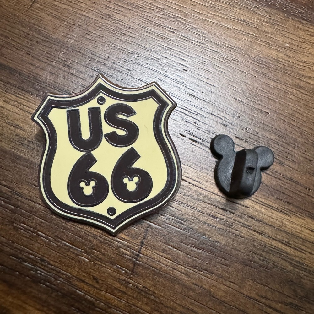 Disney Parks Trading Pin - Route US 66 Enamel